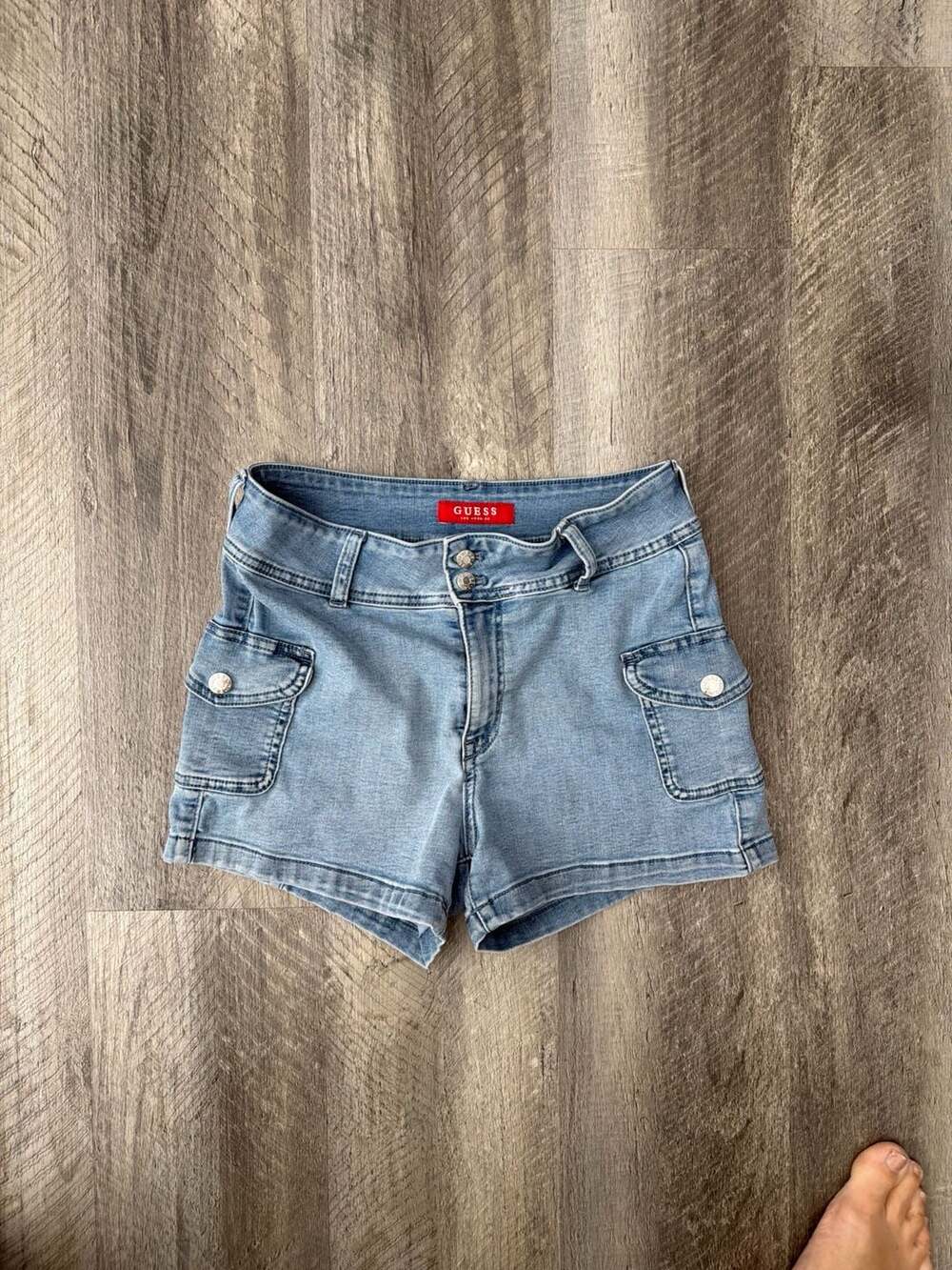 GUESS High Waisted Denim Cargo Shorts with Flap Pockets  Size 28-stretchy